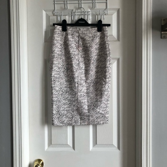 Rw&Co super flattering pencil skirt - Picture 5 of 6